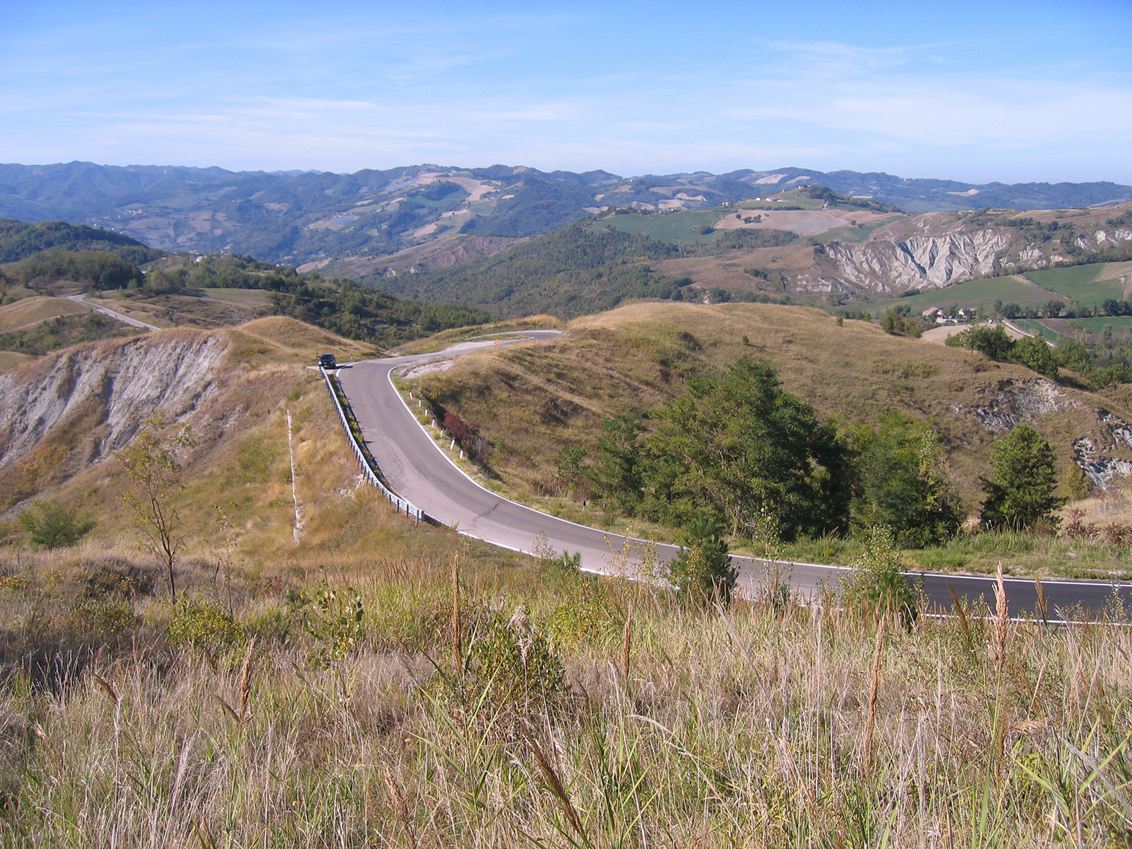 Scopri di più sull'articolo 2012  Strada Alta Valmarecchia: paesaggio e alternative di progetto